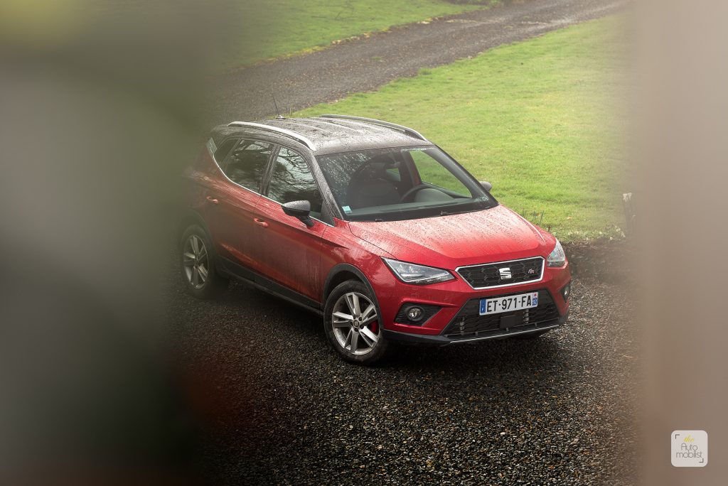 seat-arona-tsi-150-act-fr-rouge-toit-noir
