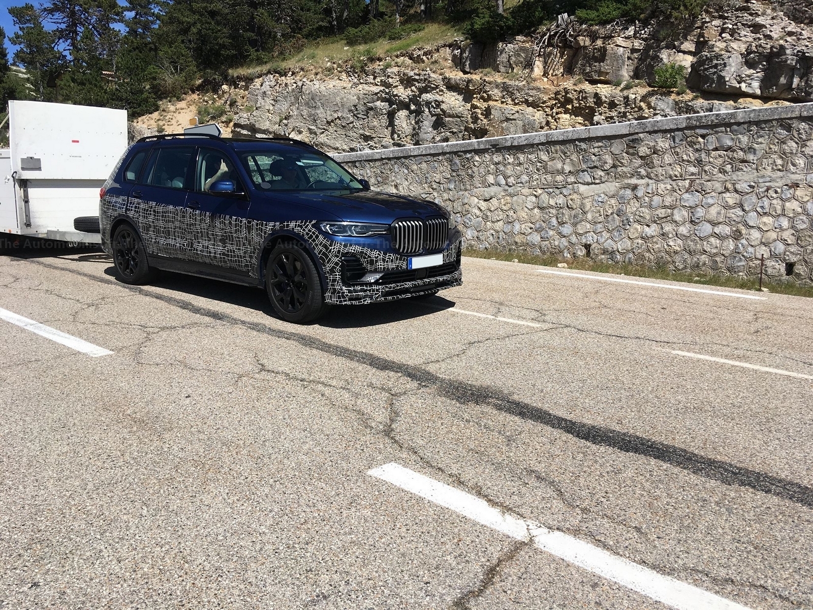 2017 - [BMW] X7 [G07] - Page 15 Alpina-X7-spyshot-the-Automobilist.6