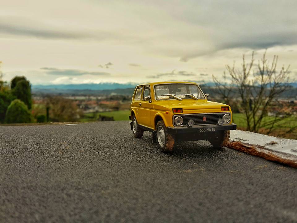 lada niva miniature